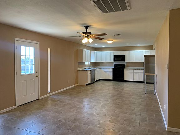 4th image of 2215 N Fm 646