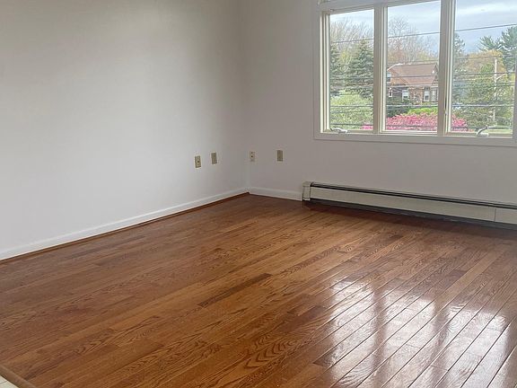 5th image of 2-1918 Smith St #2