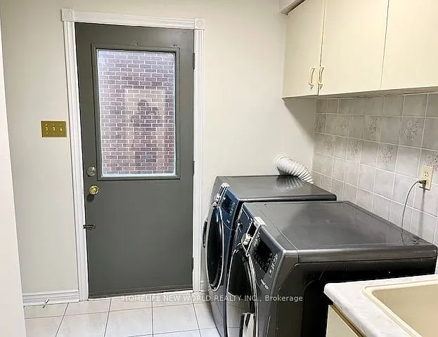 52 Fairholme Dr — Photo 4