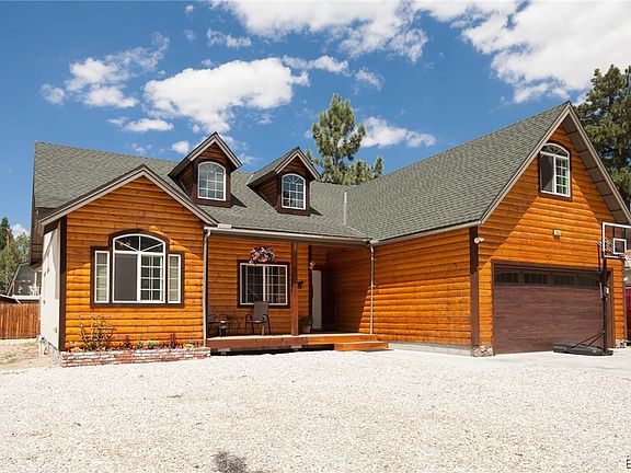 3rd image of 1058 Circle Dr