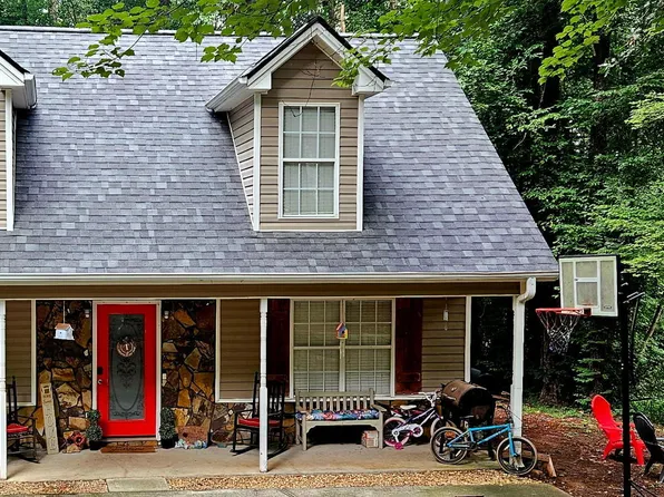573 Pelican Cir, Monticello, GA 31064