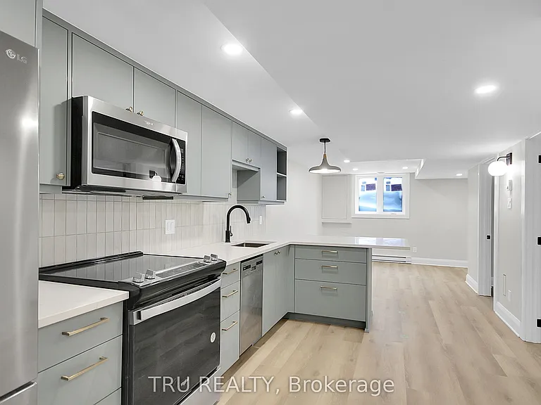 2643 Don St #B — Photo 5