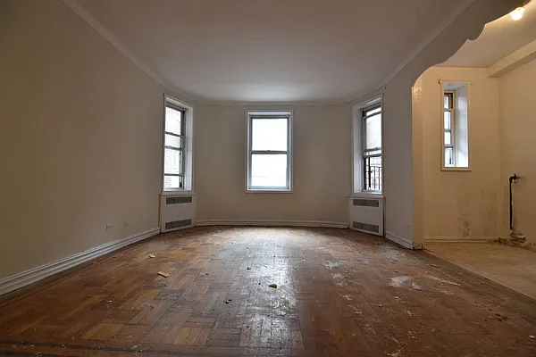 Rented by Zuz Realty | media 57