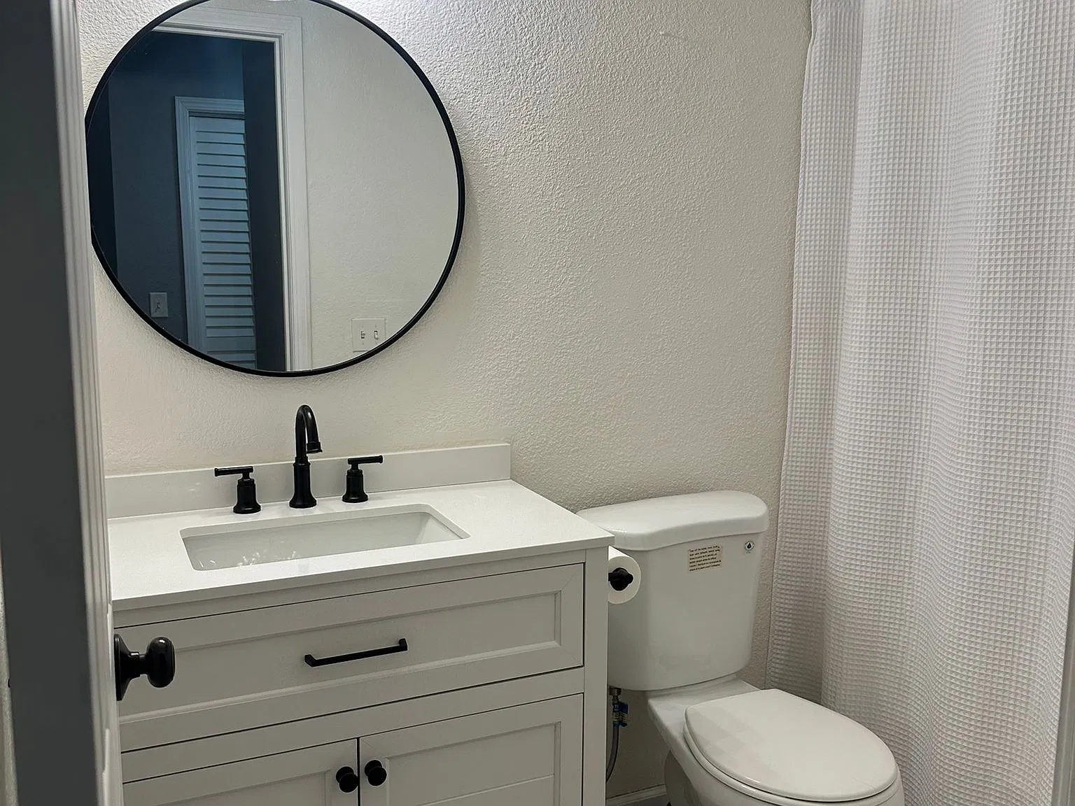 2 bed, 881 sqft, $2,500 — Photo 3