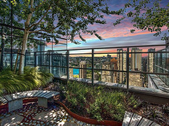5th image of 1111 Richards St #2607