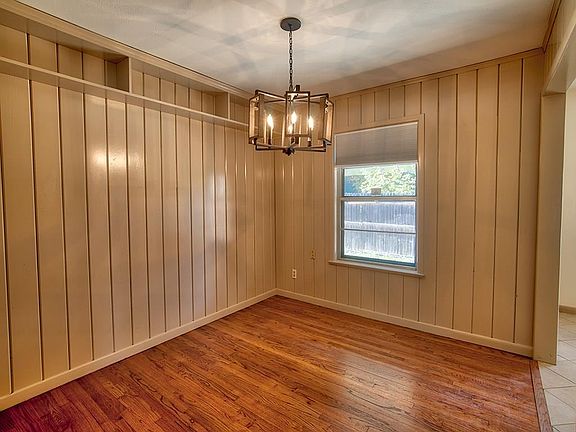 4th image of 2318 Elmwood Blvd