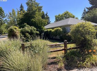 1822 Princeton Dr, Eugene, OR 97405