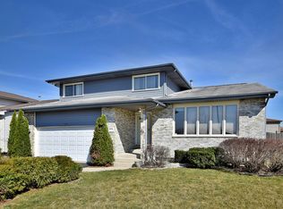 679 N Western Ln, Addison, IL 60101