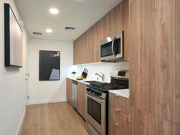 5th image of 17809 Superior St #306B