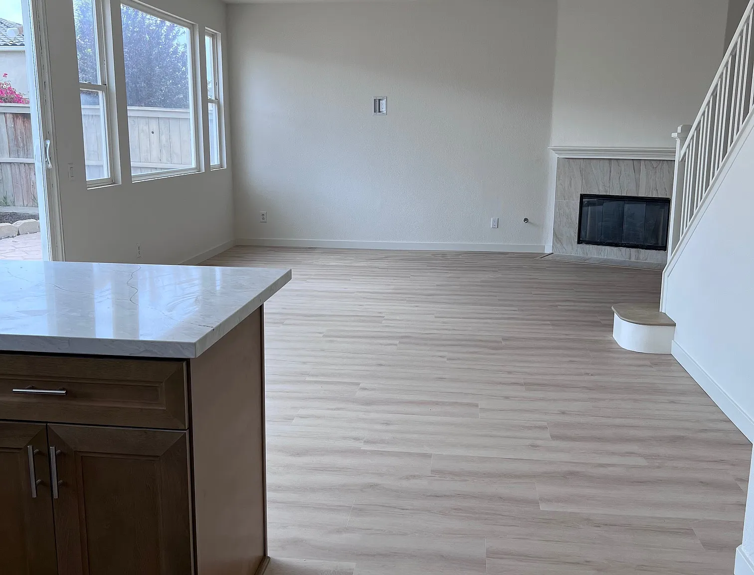 3 bed, 2.5 bath, 1700 sqft, $4,100 — Photo 3
