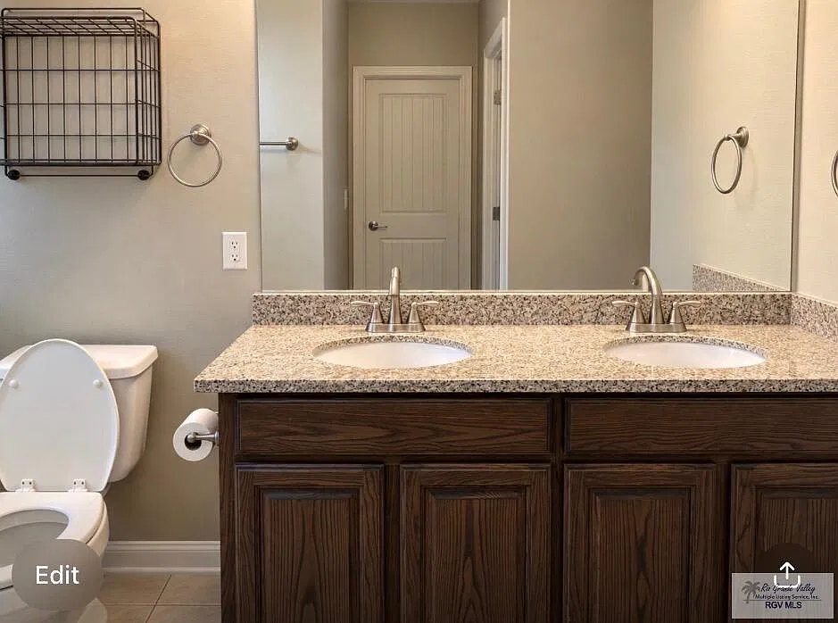 4 bed, 2.5 bath, 1934 sqft, $2,500 — Photo 4