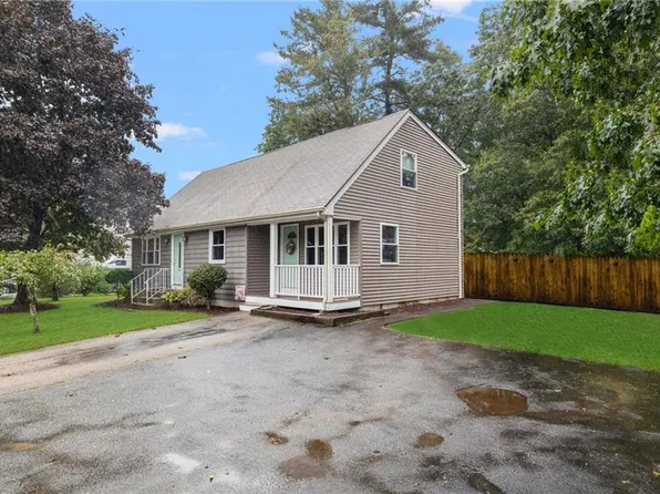 4 Black Walnut Dr, Coventry, RI 02816