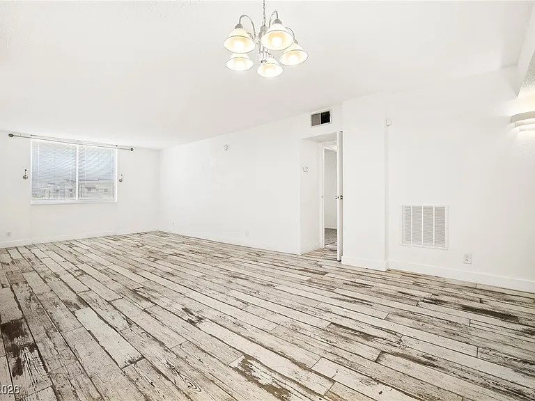 3930 University Center Dr #409 — Photo 7