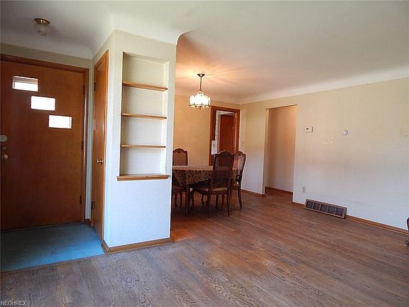 3rd image of 4460 W 215th St
