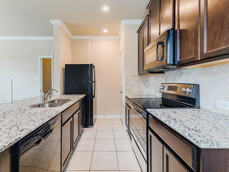 4713 Lake Cove Way — Photo 22
