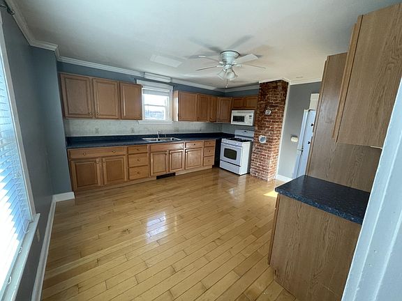 3rd image of 126 Lynnfield St