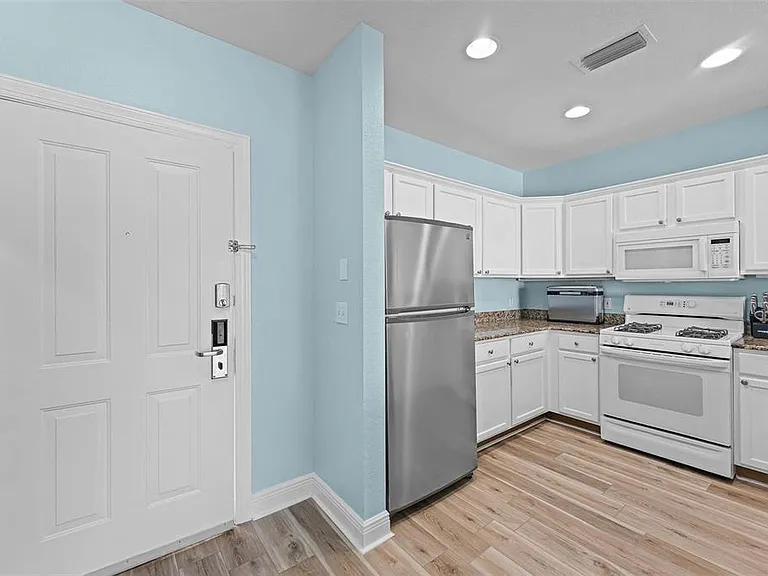 1322 Seven Eagles Ct #301 — Photo 7