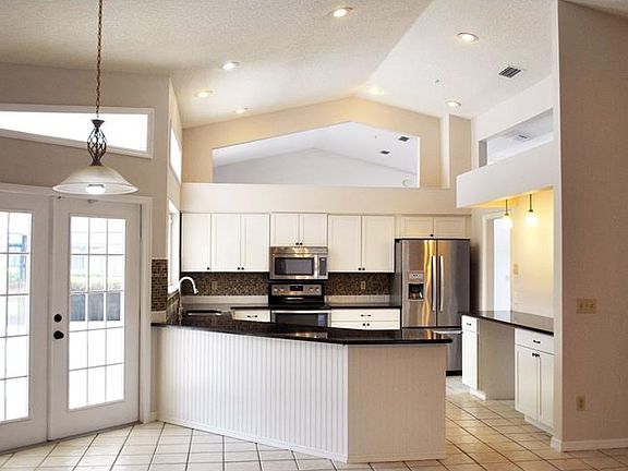 5th image of 919 Shriver Cir