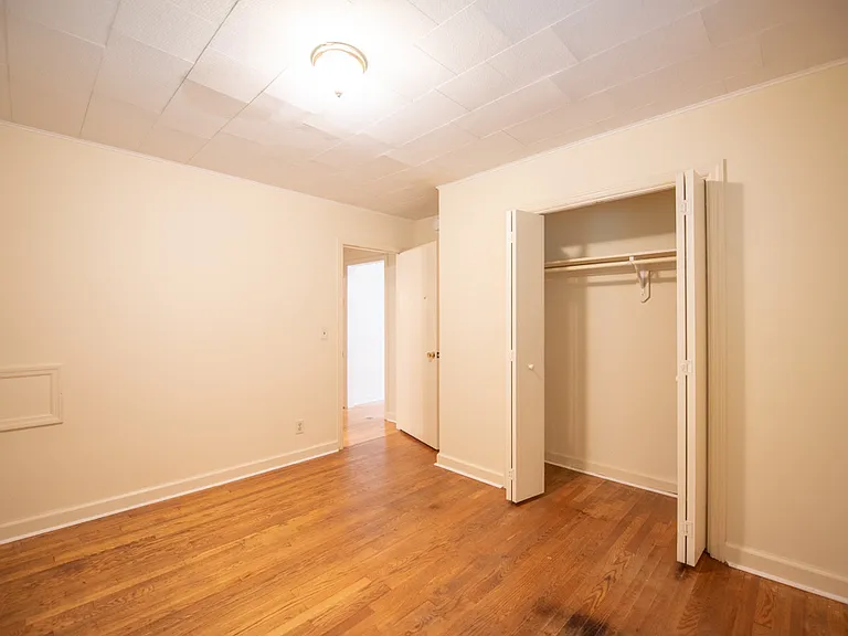 327 Long St — Photo 11