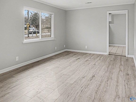 3rd image of 3022 Doak Dr NW