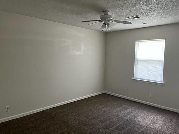 4th image of 212 Westland Cir