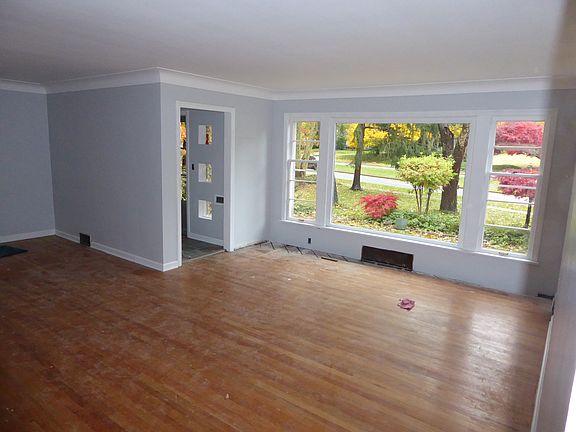 4th image of 1715 S Belvoir Blvd