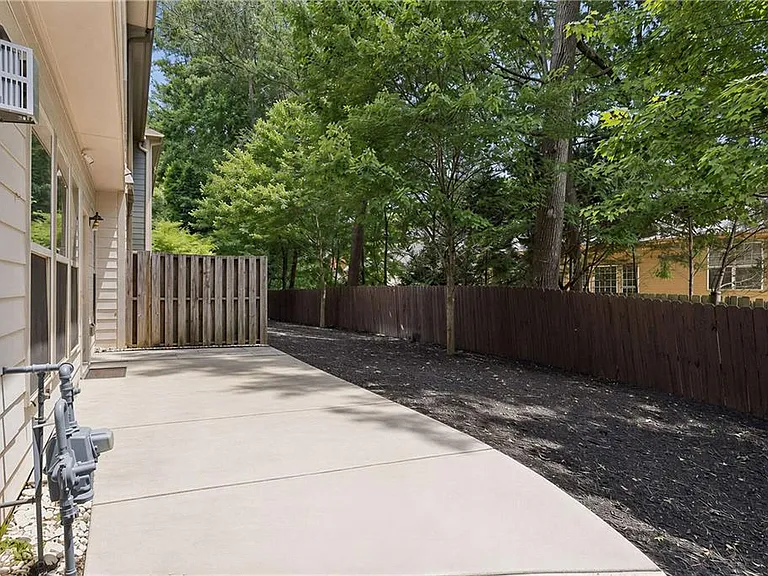 3377 Vintage Cir SE — Photo 40