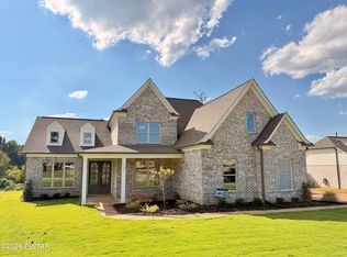 125 Westhaven Pl, Jackson, TN 38305