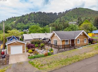 407 3rd St, Garibaldi, OR 97118