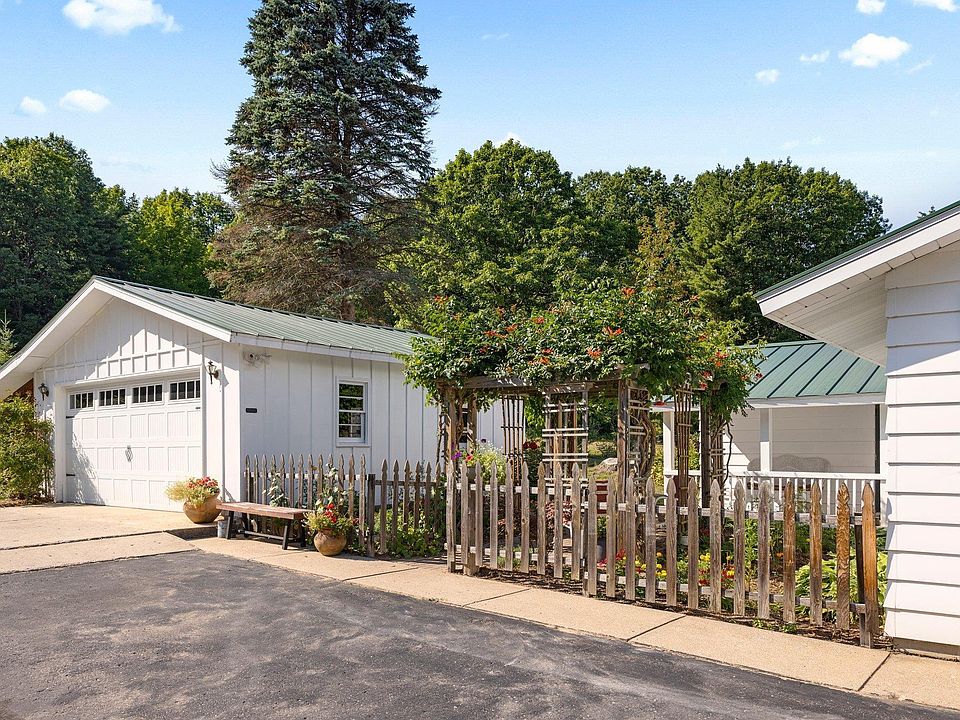 12060 SW Torch Lake Dr, Rapid City, MI 49676 Zillow