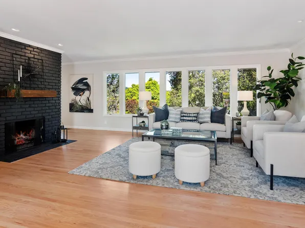 8 Trinity Ter, Moraga, CA 94556