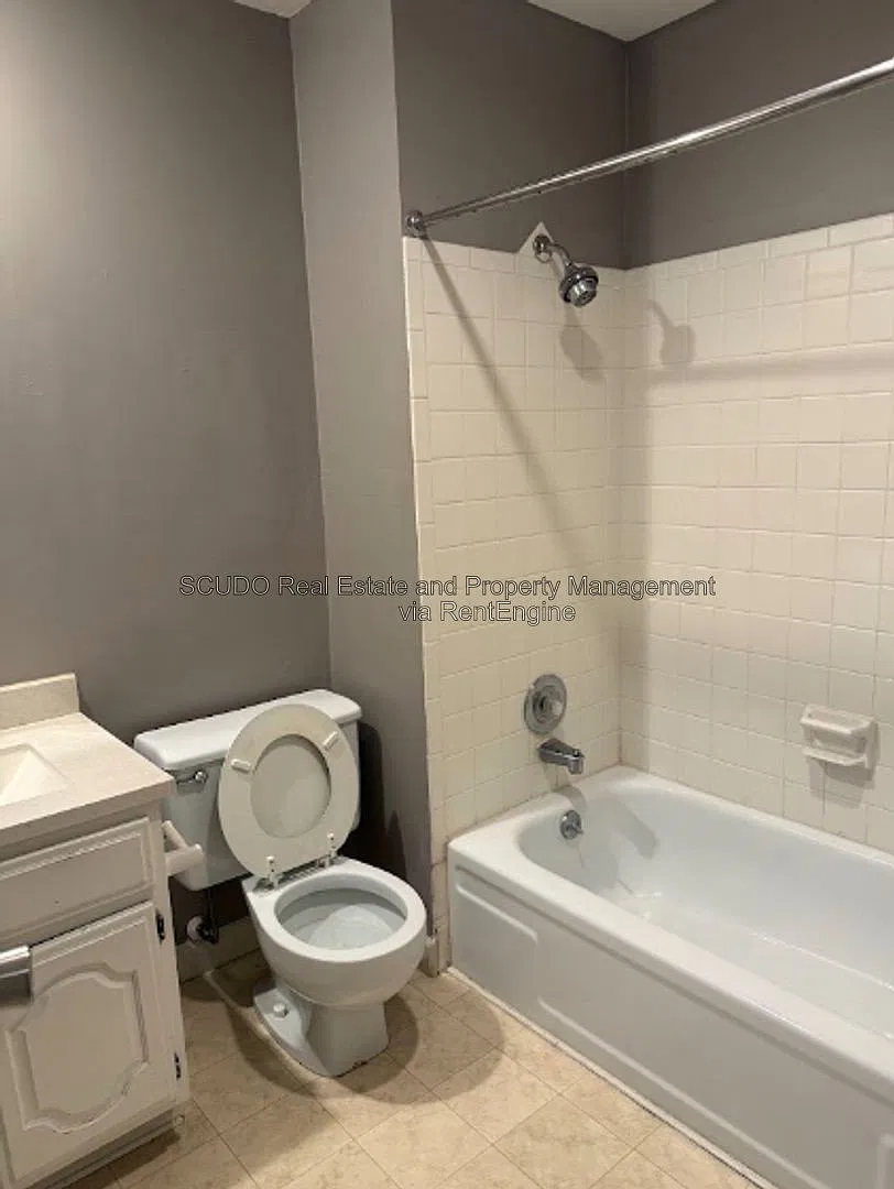 3 bed, 2.5 bath, 1460 sqft, $1,995 — Photo 4