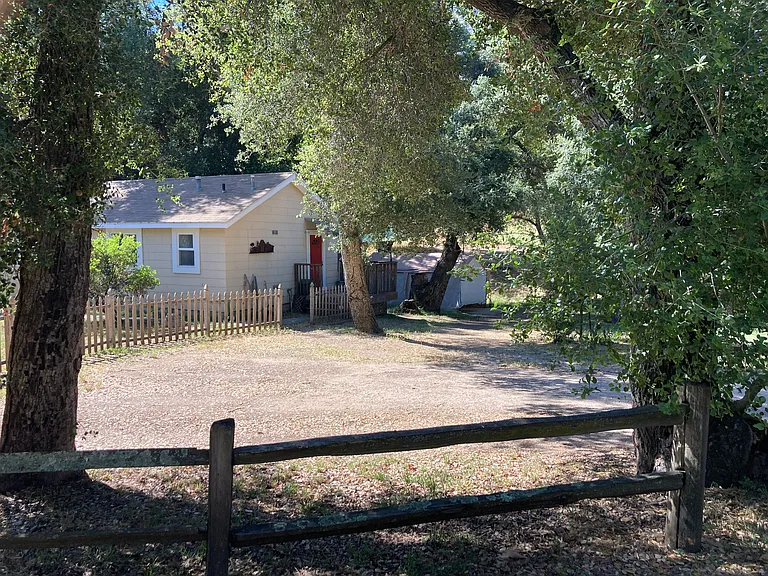 2275 Honey Springs Rd — Photo 3