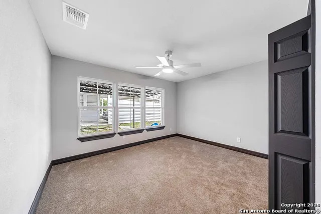2643 W Gramercy Pl — Photo 23
