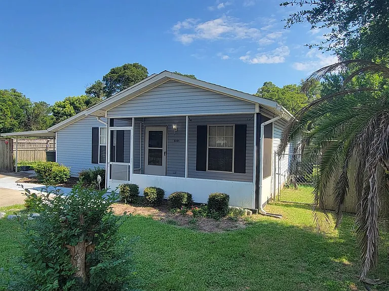 2301 W Mallory St — Photo 6