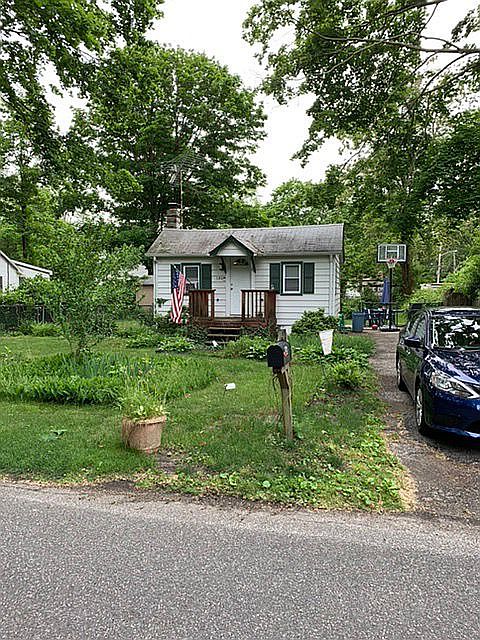 2nd image of 186 McKinley Dr