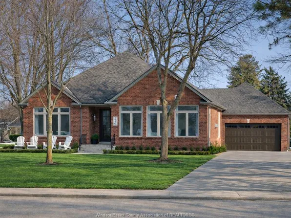 256 Pentilly Rd, Tecumseh, ON N8N 2K9