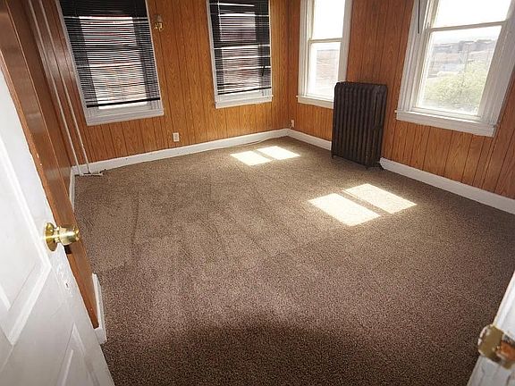 5th image of 221 Walnut St #2