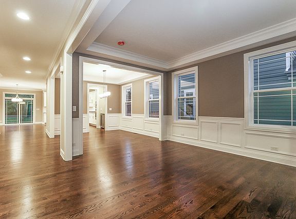5th image of 1220 N Race Ave