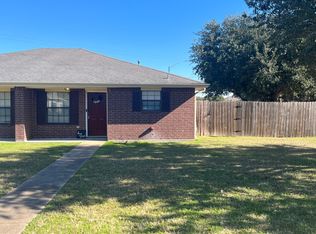 1813 Woodsman Dr #B, College Station, TX 77840