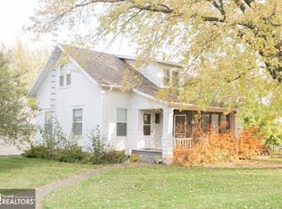 305 1st St, Rockwell City, IA 50579
