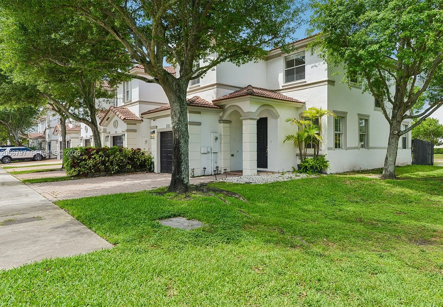 Islands At Doral 1st Addn — Photo 3