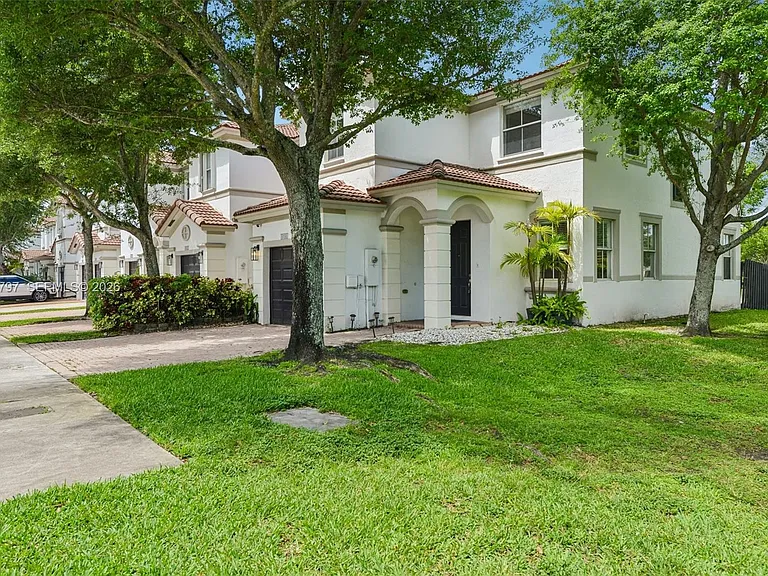 8188 NW 108th Pl #- — Photo 3