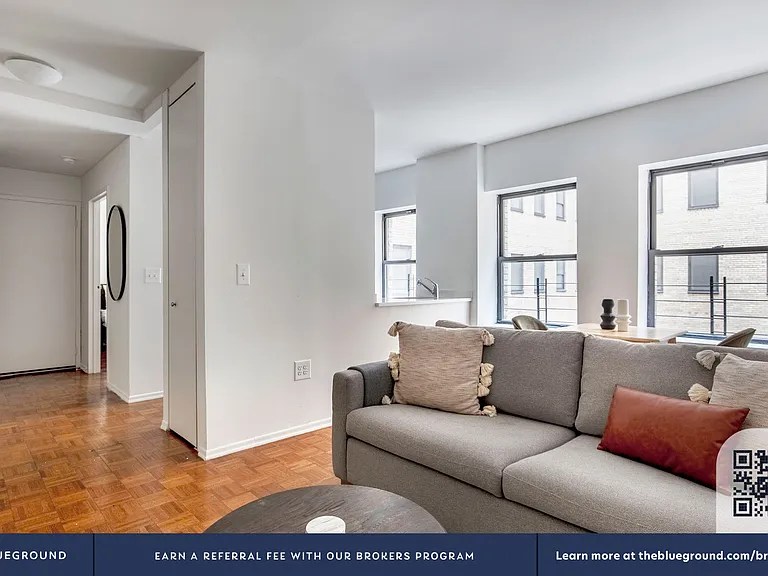 360 W 34th St #8K — Photo 3
