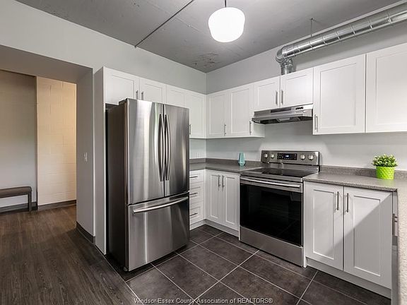 4th image of 2109 Ottawa St #404