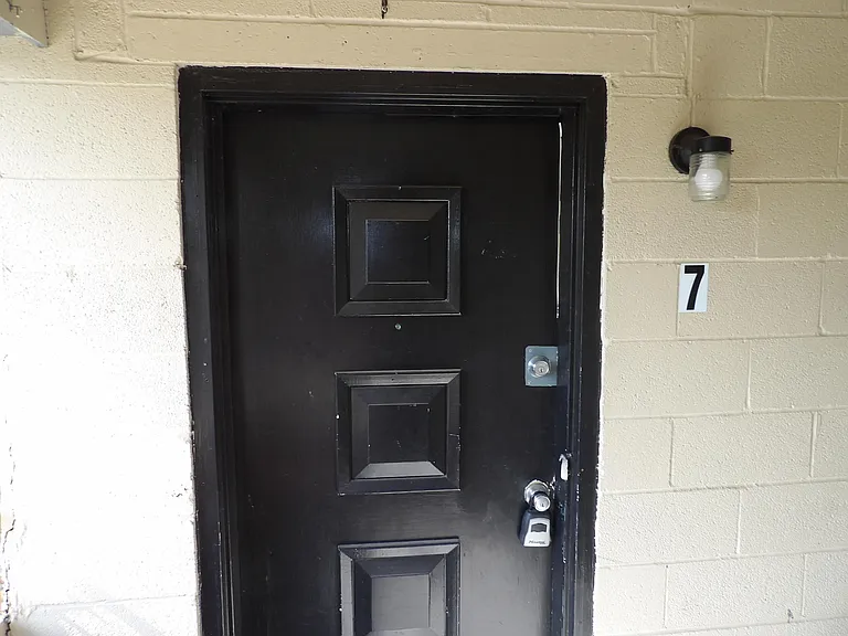 720 Woodland Ave #7 — Photo 6