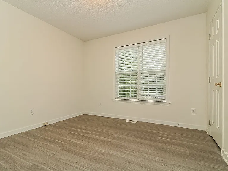 6728 Oviedo Dr — Photo 13