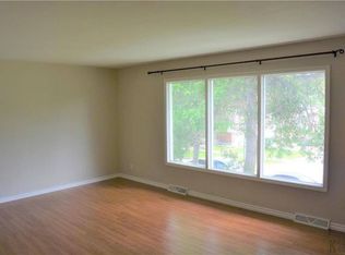 142 Clyde Rd #1A, Winnipeg, MB R2L2A3
