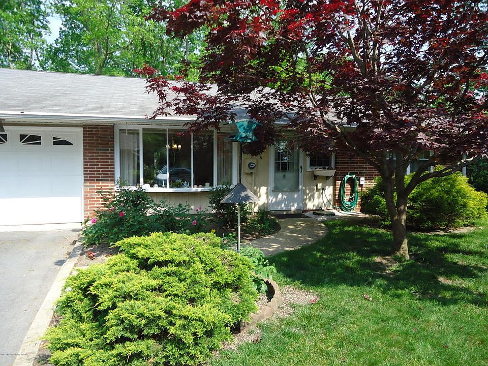 1st image of 625A Huntington Dr