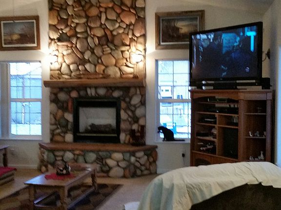 large vaulted livingroom